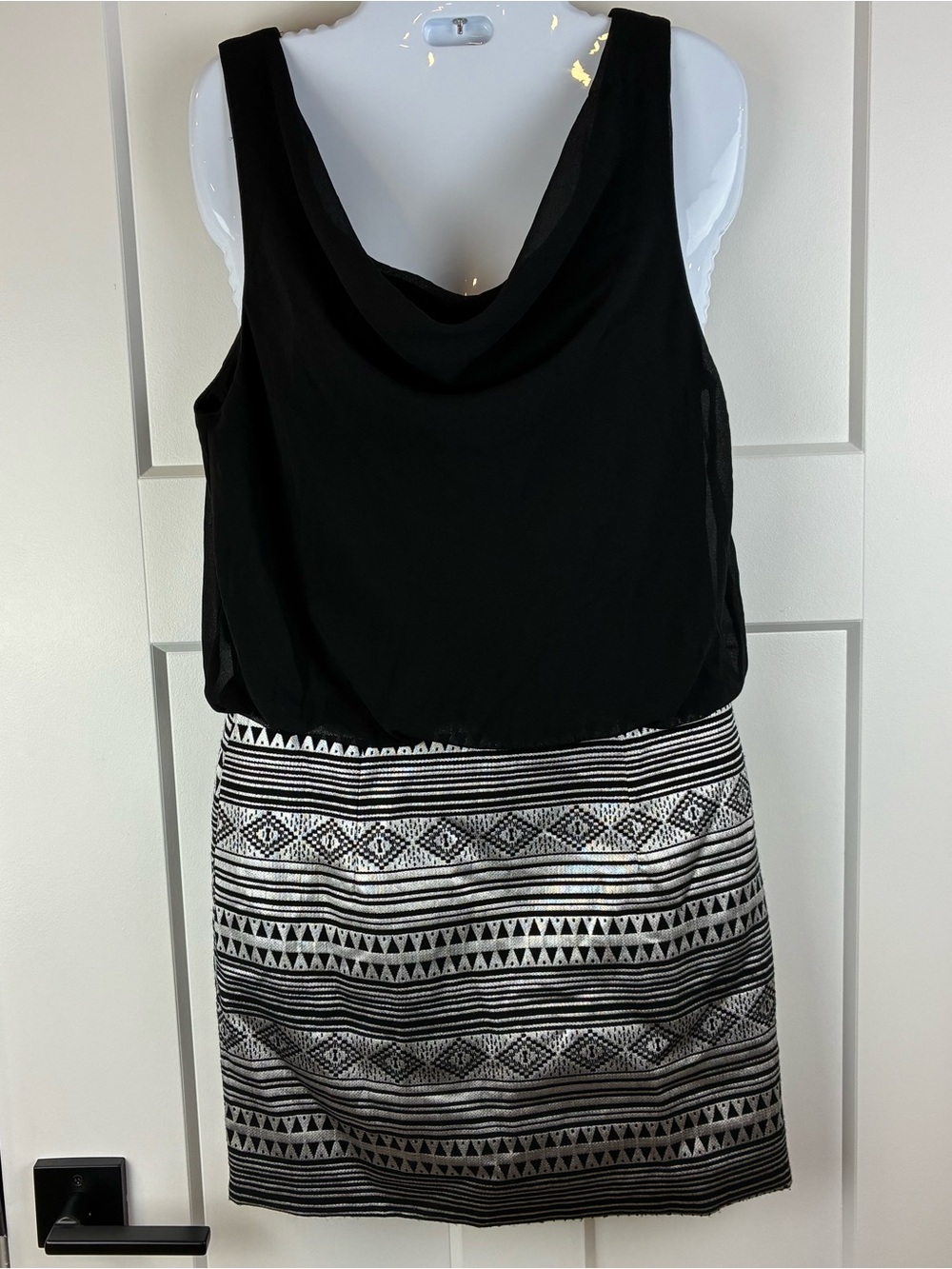 Ya Los Angeles Black Sleeveless Dress Silver Patterned Mini Skirt Size Small d